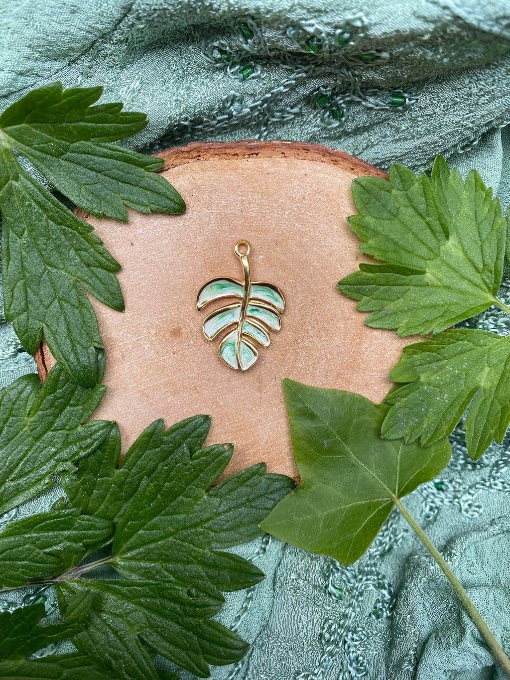 Monstera Amulet