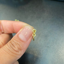 Lade das Bild in den Galerie-Viewer, &quot;MiniGem&quot; Nose Cuff
