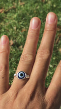 Laden und Abspielen von Videos im Galerie-Viewer, Evil Eye Wire Ring
