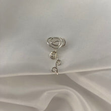 Lade das Bild in den Galerie-Viewer, &quot;Dose of Rose&quot; Nose Cuff
