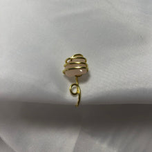 Lade das Bild in den Galerie-Viewer, &quot;Dose of Flower&quot; Nose Cuff
