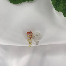 Lade das Bild in den Galerie-Viewer, &quot;Dose of Flower no.3&quot; Nose Cuff
