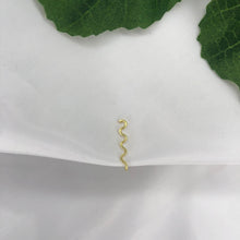 Lade das Bild in den Galerie-Viewer, &quot;Snake bite&quot; Nose Cuff

