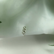 Lade das Bild in den Galerie-Viewer, &quot;Cathrine&quot; Nose Cuff
