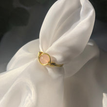 Lade das Bild in den Galerie-Viewer, Rose Quartz “Divine” Wire Ring
