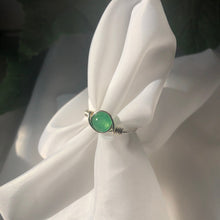 Lade das Bild in den Galerie-Viewer, Green Aventurine “Divine&quot; Wire Ring
