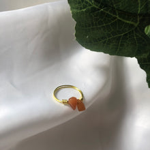 Lade das Bild in den Galerie-Viewer, Red Aventurine Minimal Crystal Ring
