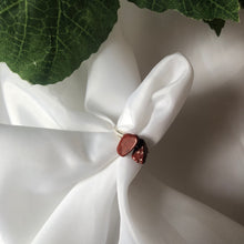 Lade das Bild in den Galerie-Viewer, Red Jasper Minimal Crystal Ring
