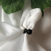 Lade das Bild in den Galerie-Viewer, Obsidian Minimal Crystal Ring
