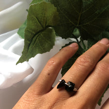 Lade das Bild in den Galerie-Viewer, Obsidian Minimal Crystal Ring
