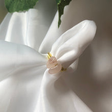 Lade das Bild in den Galerie-Viewer, Rose Quartz Minimal Crystal Ring
