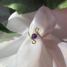 Lade das Bild in den Galerie-Viewer, Amethyst “Infinity” Wire Ring
