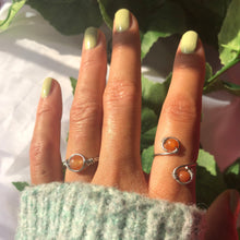 Lade das Bild in den Galerie-Viewer, „Sunset“ Crystal Ring Bundle
