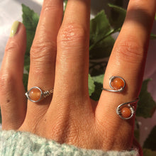 Lade das Bild in den Galerie-Viewer, „Sunset“ Crystal Ring Bundle
