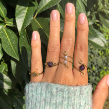 Lade das Bild in den Galerie-Viewer, Hamsa Minimalist Wire Ring
