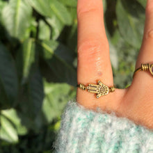 Lade das Bild in den Galerie-Viewer, Hamsa Minimalist Wire Ring
