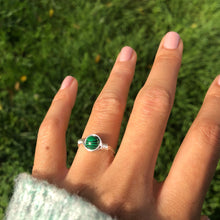 Lade das Bild in den Galerie-Viewer, Malachite &quot;Divine&quot; Wire Ring
