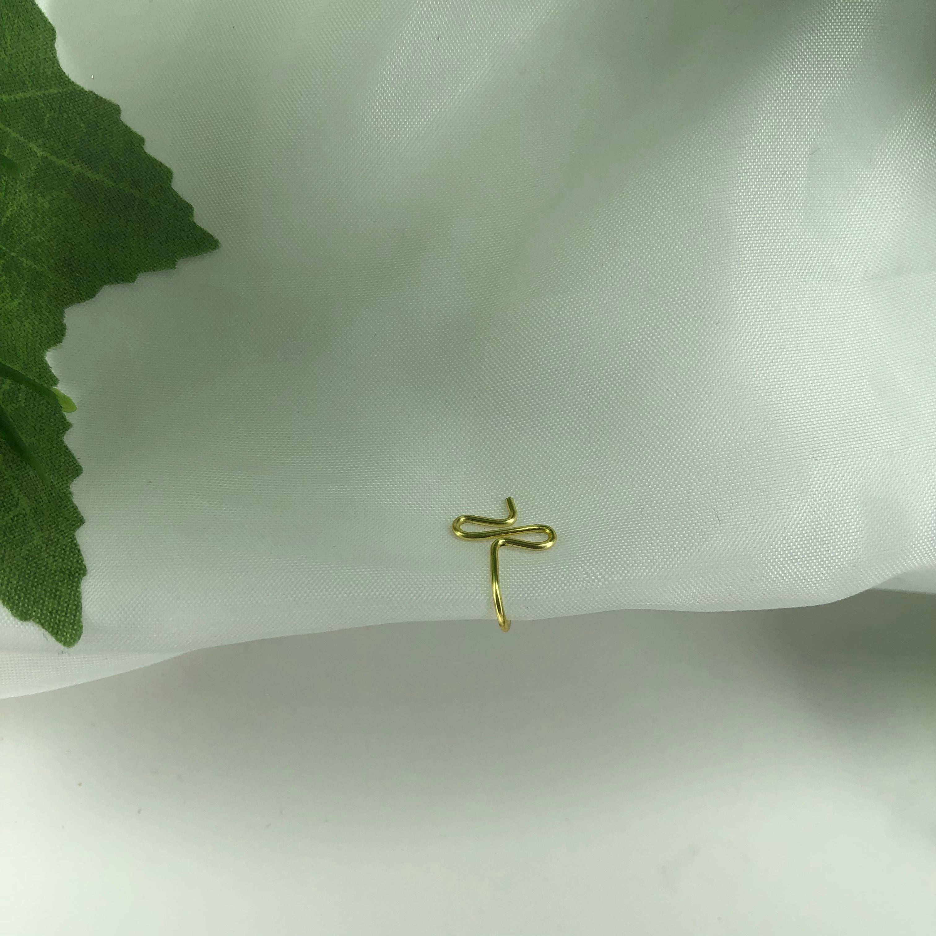 "Leslie" Nose Cuff