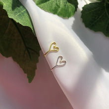Lade das Bild in den Galerie-Viewer, &quot;My Lover&quot; Nose Cuff
