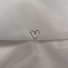 Lade das Bild in den Galerie-Viewer, Heart Cuff
