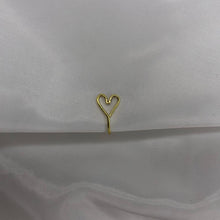 Lade das Bild in den Galerie-Viewer, &quot;My Lover&quot; Nose Cuff
