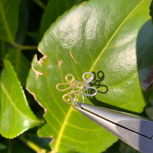Lade das Bild in den Galerie-Viewer, &quot;Spiral no.2&quot; Nose Cuff
