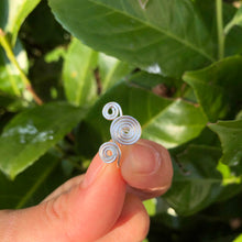 Lade das Bild in den Galerie-Viewer, &quot;Twisted Up&quot; Nose Cuff
