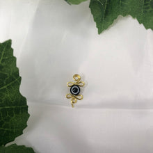 Lade das Bild in den Galerie-Viewer, &quot;Evil Eye&quot; Nose Cuff
