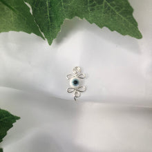 Lade das Bild in den Galerie-Viewer, &quot;Evil Eye&quot; Nose Cuff
