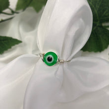 Lade das Bild in den Galerie-Viewer, Evil Eye Wire Ring
