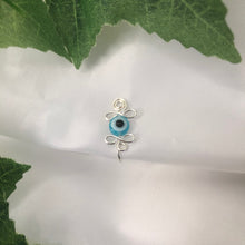 Lade das Bild in den Galerie-Viewer, &quot;Evil Eye&quot; Nose Cuff
