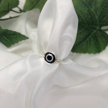 Lade das Bild in den Galerie-Viewer, Evil Eye Wire Ring
