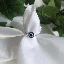 Lade das Bild in den Galerie-Viewer, Evil Eye Wire Ring
