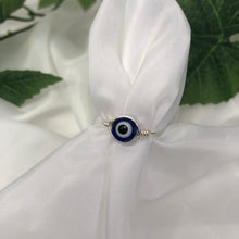 Lade das Bild in den Galerie-Viewer, Evil Eye Wire Ring
