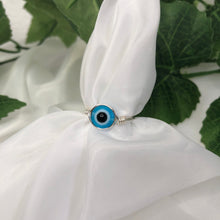 Lade das Bild in den Galerie-Viewer, Evil Eye Wire Ring
